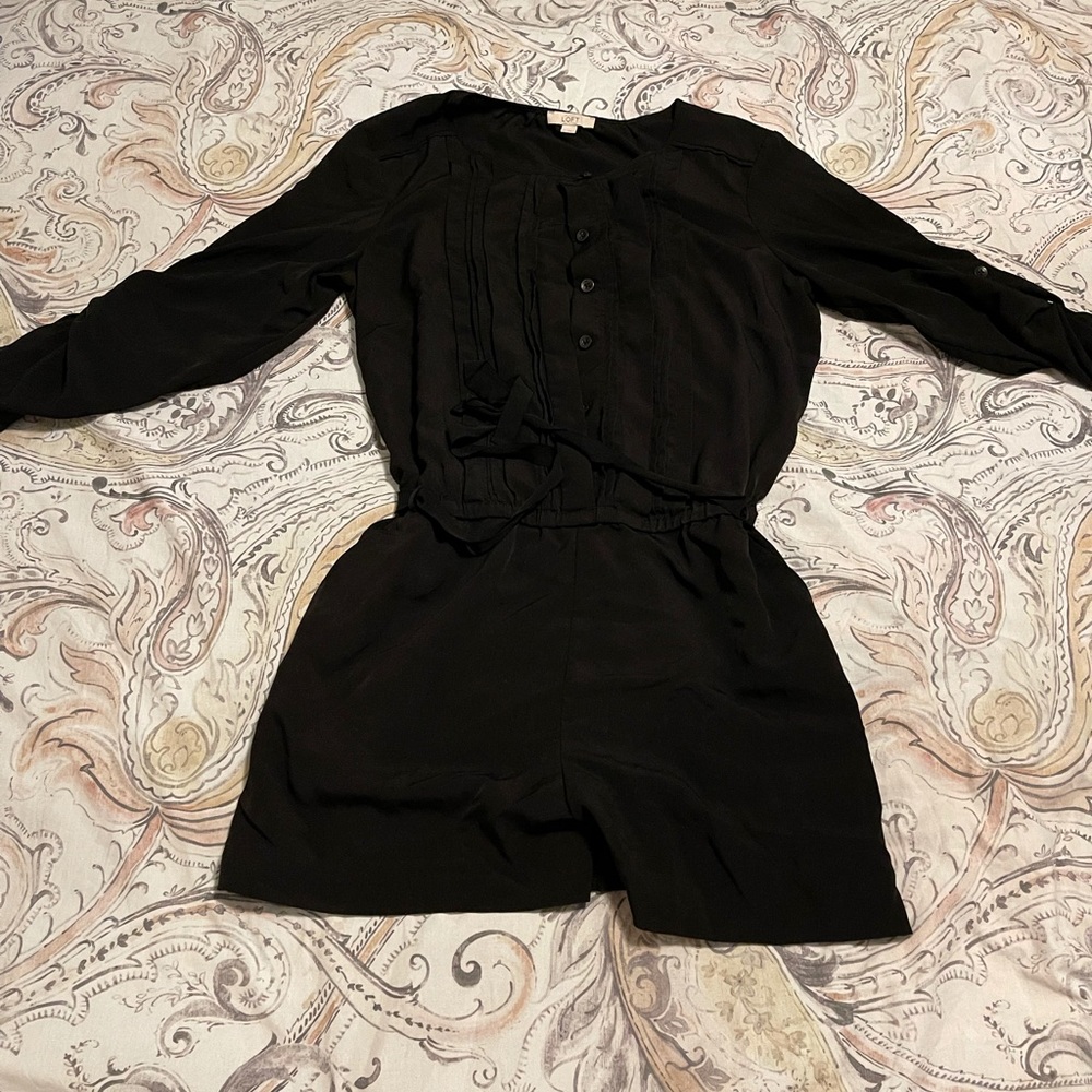Loft size 6 black shorts romper